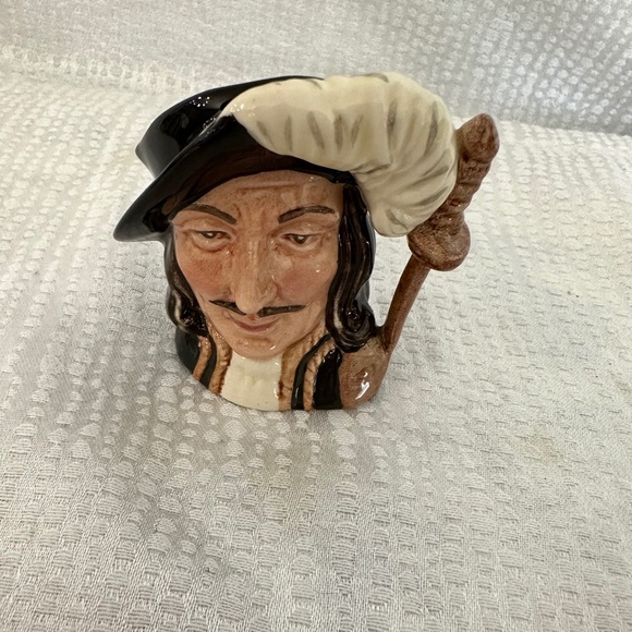 Royal Doulton, vintage 1955, miniature porcelain Toby Jug - Picture 1 of 7
